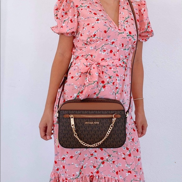 Michael Kors Jet Set LG EW Zip Xbody - Picture 8 of 8